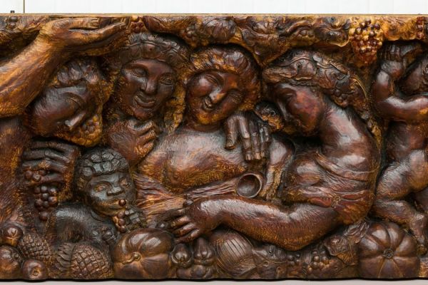 Сергей Конёнков. ‘’Пиршество’’, 1910. Барельеф для столовой в доме М.Д. Карповой в Москве. Дерево тонированное, 86х186х30 см. Государственная Третьяковская галерея, Москва. Фото: официальный блог ГТГ