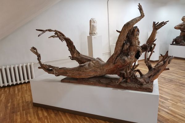 Сергей Конёнков. Наяда, 1960. Дерево подцвеченное, 126x74x284 см. Музей скульптуры С.Т. Конёнкова, Смоленск. Фото Елены Ляшенок