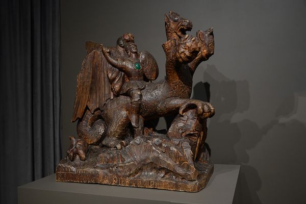 Сергей Конёнков. Еруслан Лазаревич, 1913. Дерево подцвеченное, 72х40х63 см. Серпуховский историко-художественный музей, Московская область