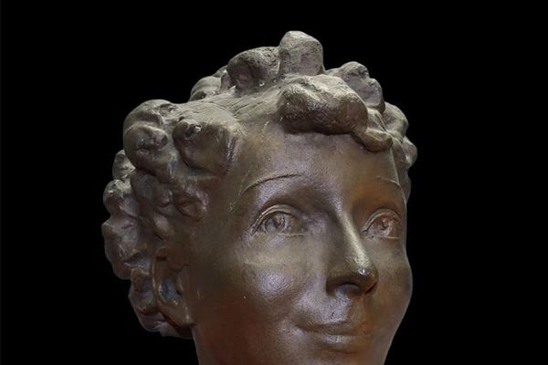 Сергей Конёнков. Портрет американской киноактрисы Айни Клэр, 1930. Бронза, 38х27х28 см. Мемориальный музей ''Творческая мастерская С.Т. Конёнкова'', Москва