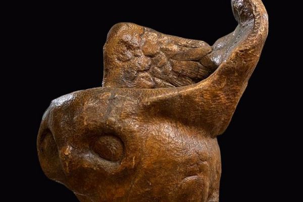 Сергей Конёнков. Сова с поднятыми крыльями (кресло), 1931-1932. Дерево, 69х52х60 см. Мемориальный музей ''Творческая мастерская С.Т. Конёнкова'', Москва