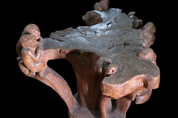 Сергей Конёнков. Дети (столик), 1935. Дерево, 72х114х90 см. Мемориальный музей ''Творческая мастерская С.Т. Конёнкова'', Москва