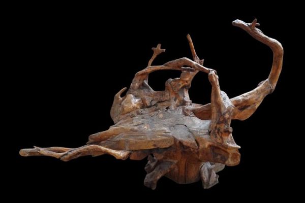 Сергей Конёнков. Кресло. Недатированная работа. Дерево, 67х80х40 см. Мемориальный музей ''Творческая мастерская С.Т. Конёнкова'', Москва