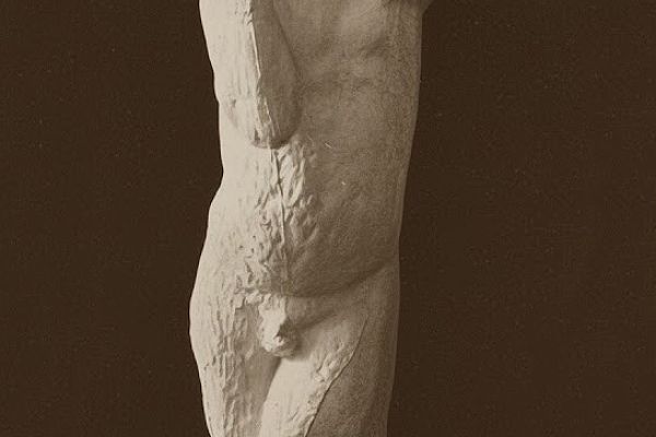 Александр Матвеев. Пробуждающийся, 1907. Гипс окрашенный, 170х55х50 см. Государственный Русский музей, С.-Петербург. Ранее находилось на вилле Н.П. Рябушинского Черный лебедь, Москва. Фото: журнал Золотое руно, М., 1908, № 10