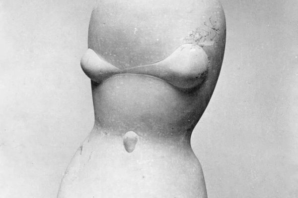 Вячеслав Клыков. ''Женский торс'', 1967. Доломит