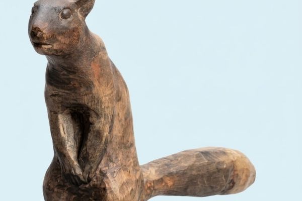 Алексей Цветков. Белочка, 1985. Дерево, 29х13х40 см