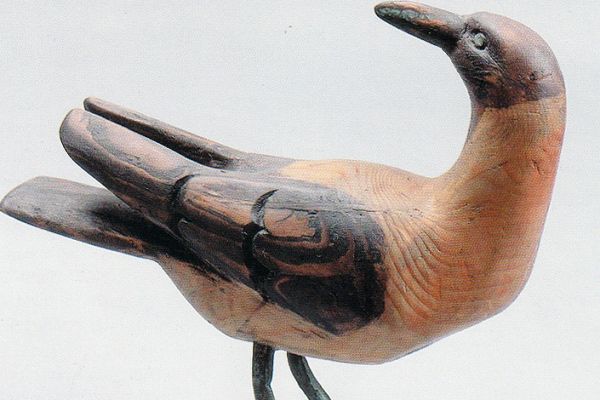 Алексей Цветков. Ворона, 1995. Дерево, медь, 22х25х8 см