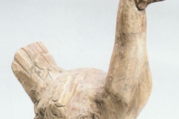 Алексей Цветков. Курица с цыплятами, 1996. Дерево, 42х30х32 см