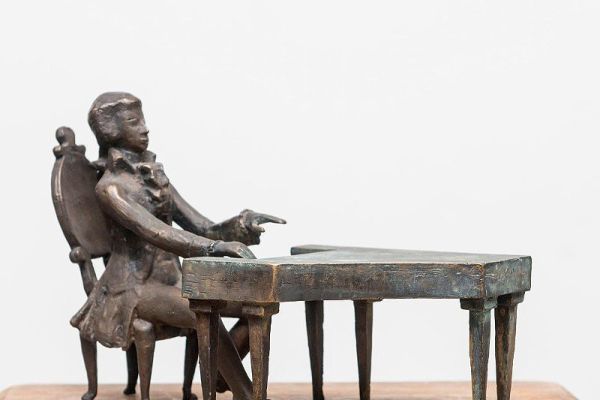 Виктор Думанян. Моцарт за клавесином, 1968. Бронза, 19х15х8 см. Государственный музейно-выставочный центр РОСИЗО, Москва