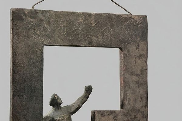 Юрий Чернов. На стройке, 1961. Латунь, бронза, 133х121х50 см. Государственная Третьяковская галерея, Москва
