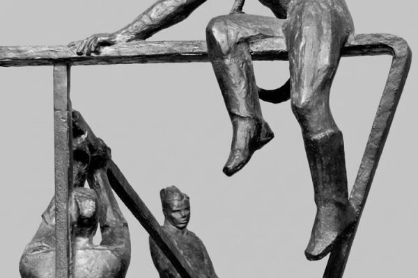 Юрий Чернов. Строительный батальон (фрагмент), 1965. Алюминий. На 1988 год - Министерство культуры СССР, Москва
