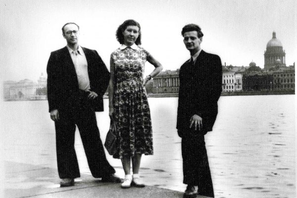 s-pervoj-zhenoj-lutsiej-daugaviete-1926-2013-i-khudozhnikom-talivaldisom-gaumigsom-1930-2016-okolo-1957-leningradE518A0E3-FA98-A77C-6935-9A35059F4525.jpg