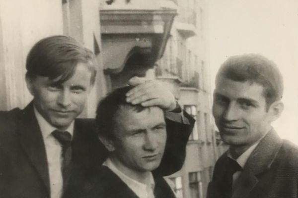 boris-orlov-leonid-sokov-i-aleksandr-kosolapov-foto-iz-domashnego-arkhivaF5FD6228-0DF5-4AA9-431E-42779AE51A8F.jpg