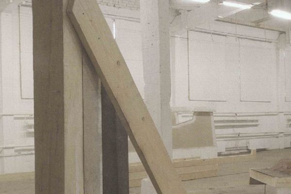  Анатолий Комелин. ''Зона свободной ответственности. Фрагмент экспозиции. Проект ''Фабрика'', Москва, 2012. Фото из альбома ''Анатолий Комелин. Знаки бытия'', Москва, 2014