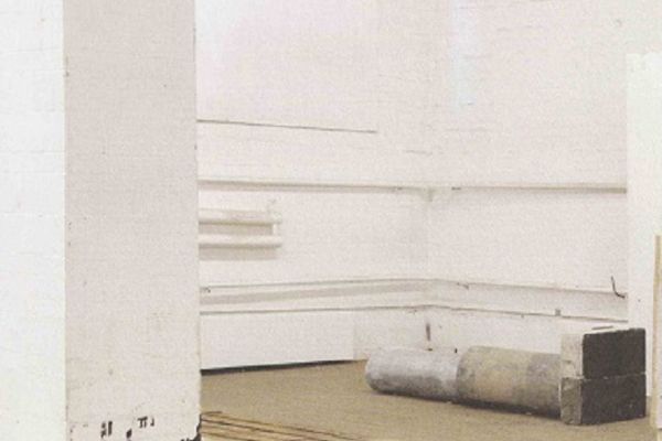 Анатолий Комелин. ''Зона свободной ответственности. Фрагмент экспозиции. Проект ''Фабрика'', Москва, 2012. Фото из альбома ''Анатолий Комелин. Знаки бытия'', Москва, 2014