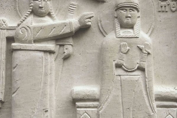 Анатолий Комелин. Благовещение Пресвятой Богородицы (фрагмент), 2008-2011. Камень. Храм Святых Петра и Павла в Тарусе, Калужская область. Фото из архива А.Комелина