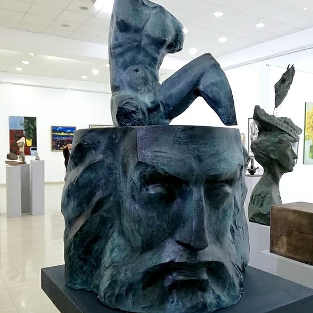 ''Скульптор и мысли'', 2019. Бронза, 80х50х40 см